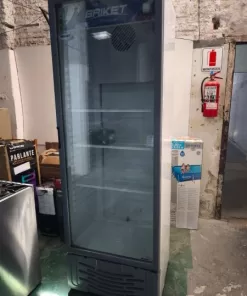 Exhibidora vertical BRIKET Master 5000 501L/ Usado