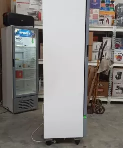 Alternative view of Exhibidora vertical BRIKET Master 5000 501L / Usado