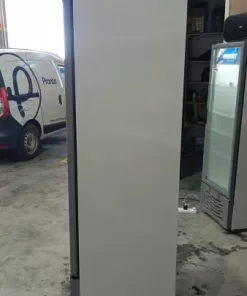 Alternative view of Exhibidora vertical BRIKET Master 4300 417L / Usado