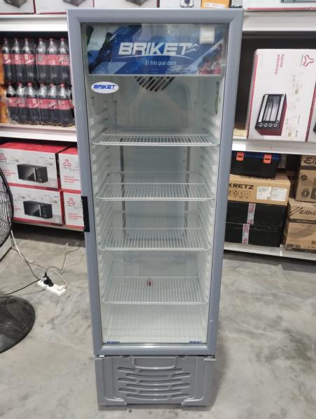 Exhibidora Vertical BRIKET Master 3000 293 L Refrigeración por aire forzado / Usado
