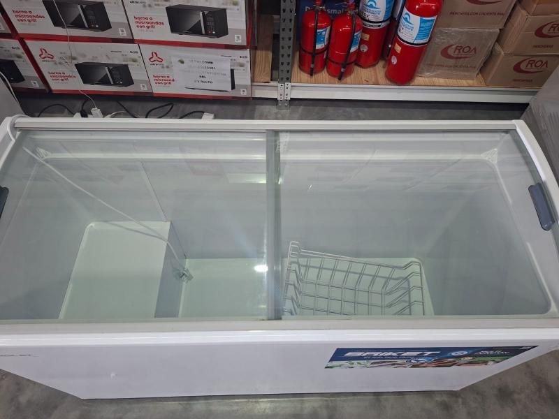 Alternative view of Freezer horizontal BRIKET FR4500 TVI 440 L tapa de vidrio curva / Usado